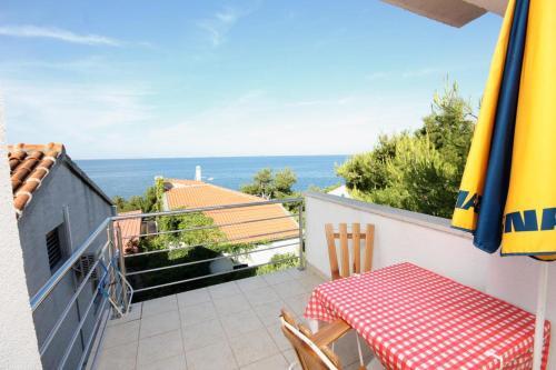 Apartments By The Sea Murter - 5078