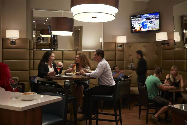 Hotel Courtyard By Marriott Montreal Airport
