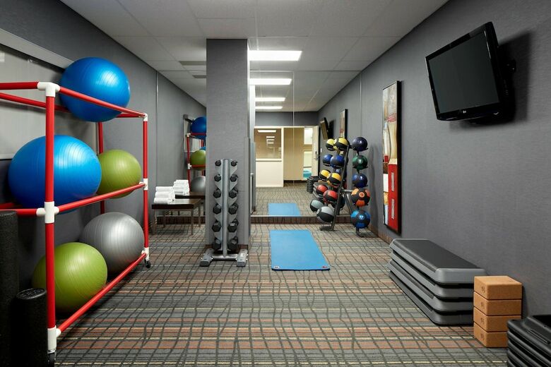 Hotel Courtyard By Marriott Montreal Airport