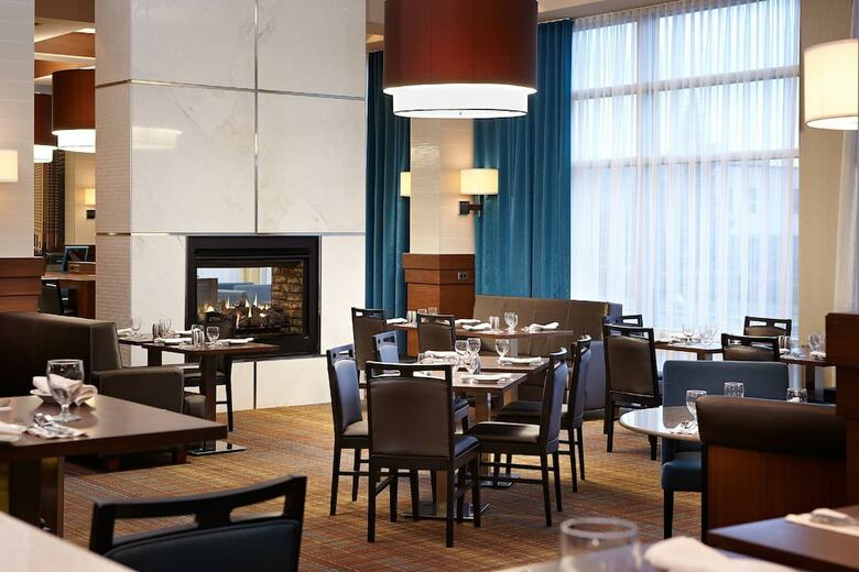 Hotel Courtyard By Marriott Montreal Airport