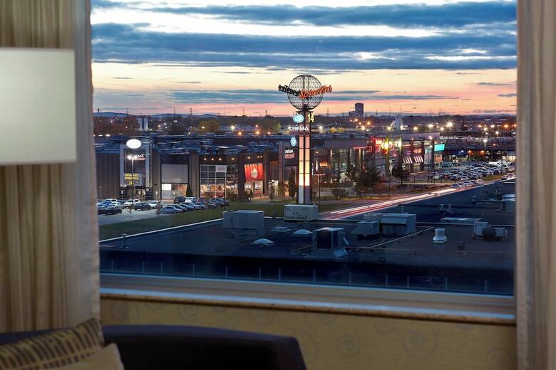 Hotel Courtyard By Marriott Montreal Airport