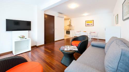 Apartments Lotos