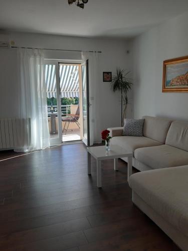 Apartment Gr?ini? 298