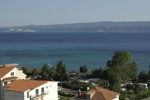 Apartments By The Sea Duce (Omis) - 945