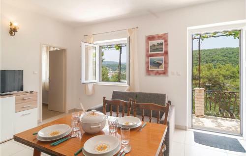 Holiday Home Pucisca With Hot Tub I