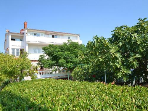 Apartment Trava?.3