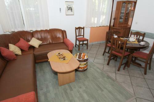 Apartments Majica