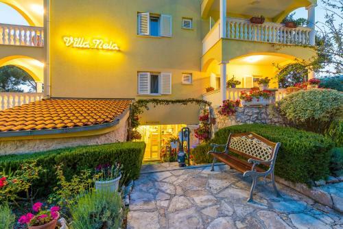 Apartamentos Villa Nela