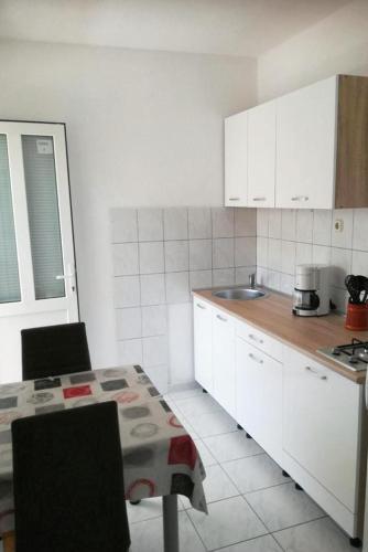 Apartments With A Parking Space Povlja (brac) - 2922