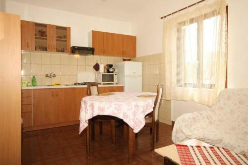 Apartment Mali Losinj 8027a