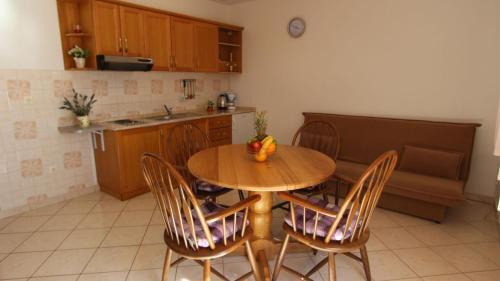 Apartment Malinska, Krk 13