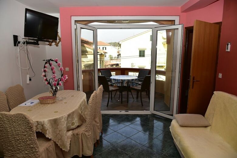 Apartments Ivka