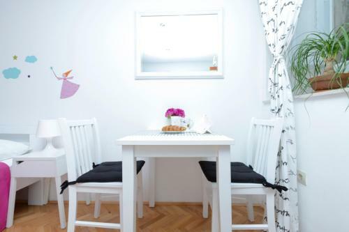 Hostal Apartments Bobo