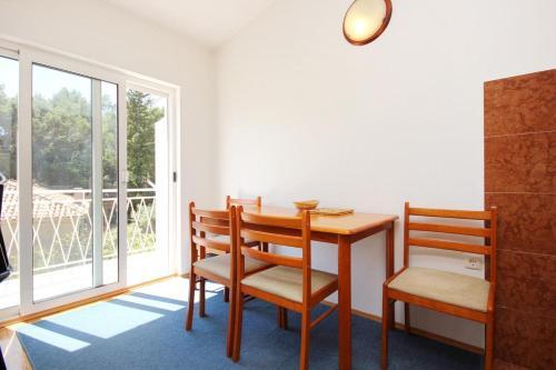 Apartment Makarska 10025a