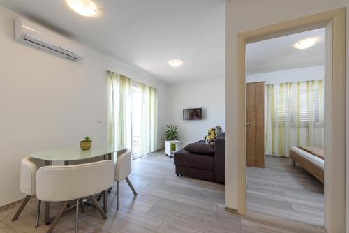 Apartments Robi