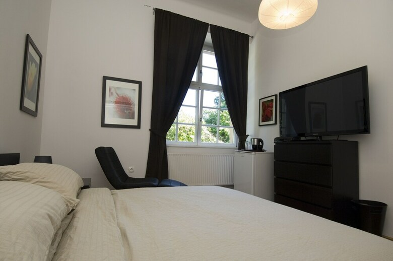 Hostal Galeria Rooms