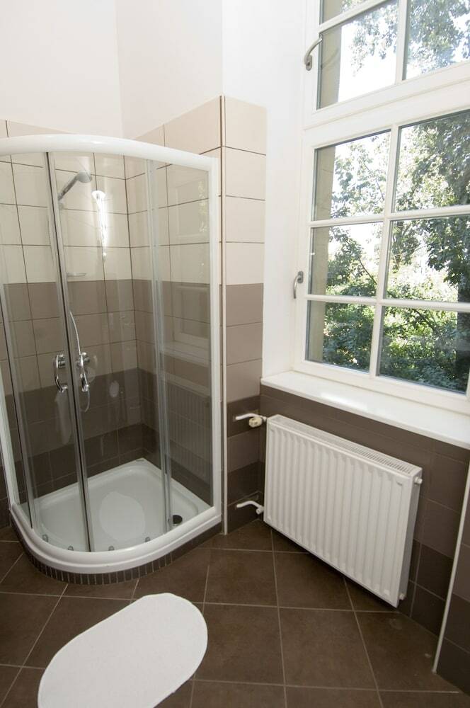 Hostal Galeria Rooms