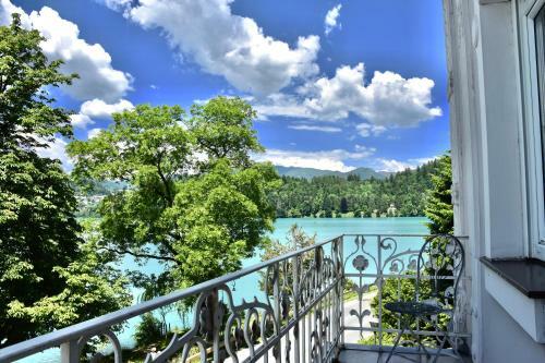 Hostal Adora Luxury Hotel (ex Vila Istra)