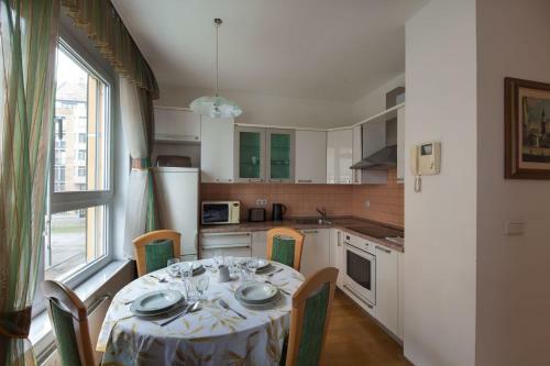 Central Apartment Anita