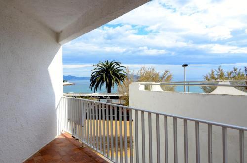 Apartamentos Riells Park