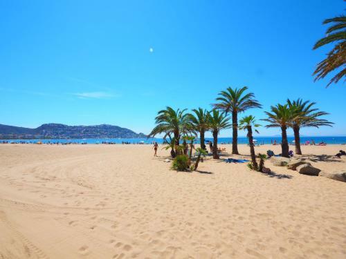 Apartment Platja De Roses.9