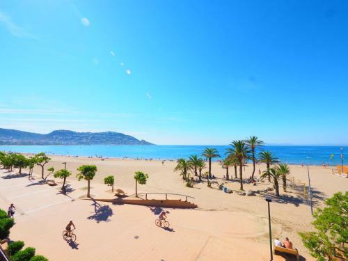 Apartment Platja De Roses.9
