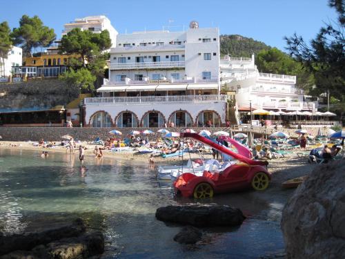 Hostal La Cig�e�a