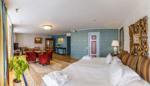 Cru Hotel