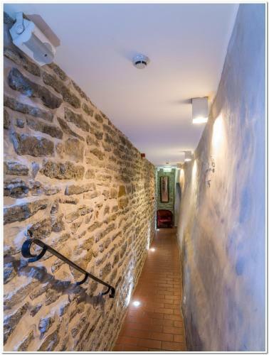 Cru Hotel