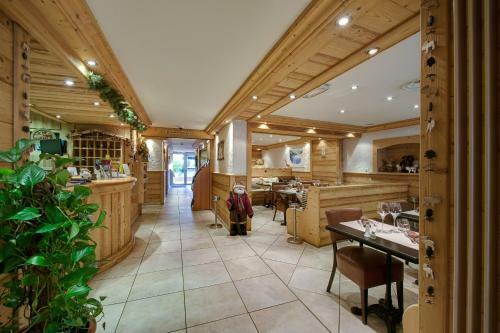 Logis Hotel Du Commerce