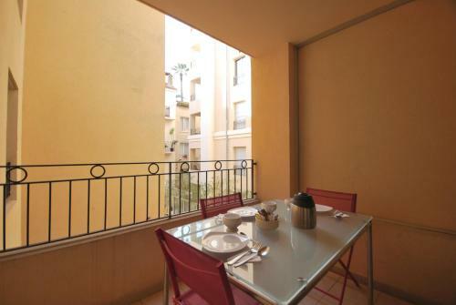 Le Vieux Port Apartments