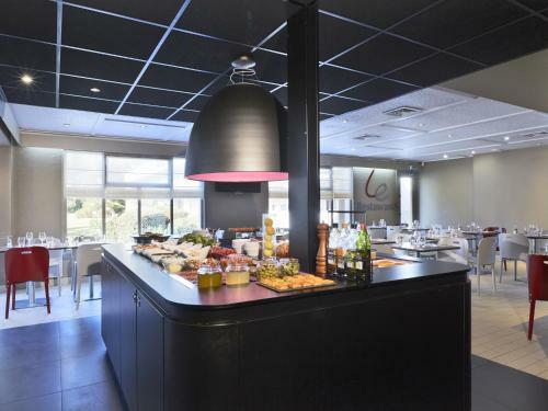 Hotel Campanile Lyon Nord - Ecully