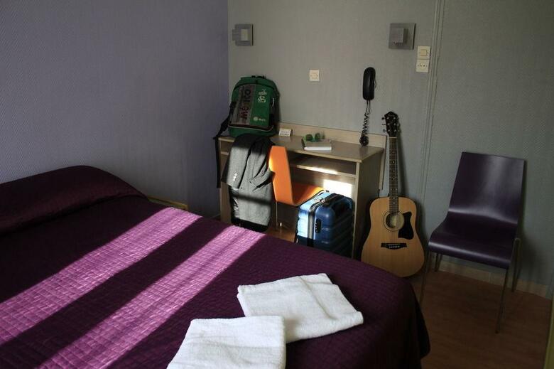 Hostal Le Montclair Hostel