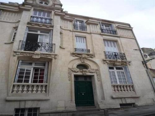 Apartment Rue Travot