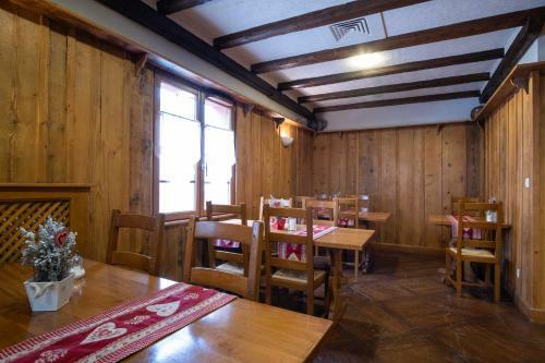 Hotel H�tel - Restaurant A La Demi-lune