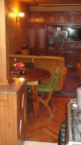 Hostal David Guest House