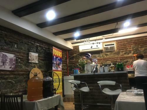 Hostal Kipiani Guest House