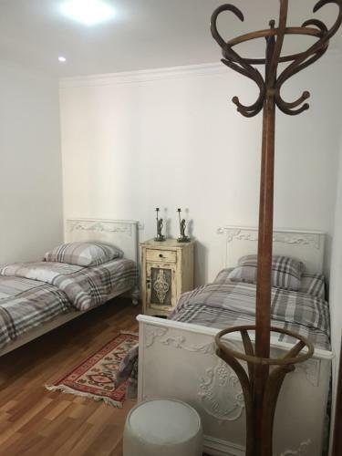 Hostal Kipiani Guest House