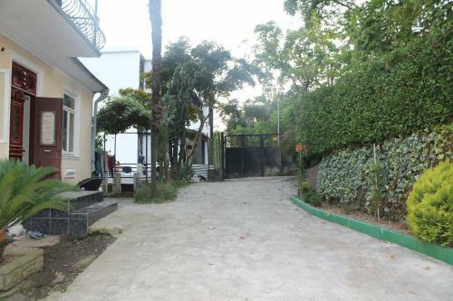 Hostal Holiday House Green Cape Batumi