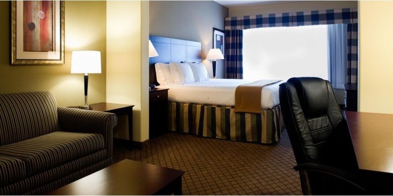 Holiday Inn Express Hotel & Suites San Antonio