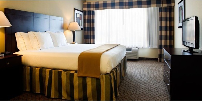 Holiday Inn Express Hotel & Suites San Antonio