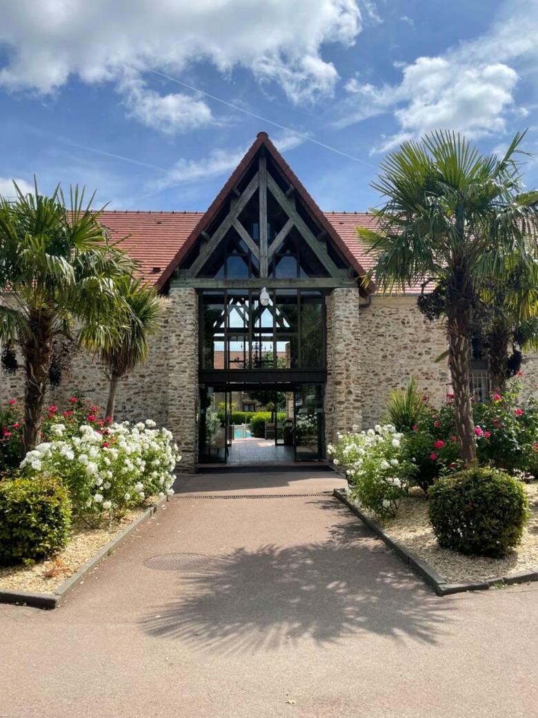 Hotel Domaine De Cr�cy