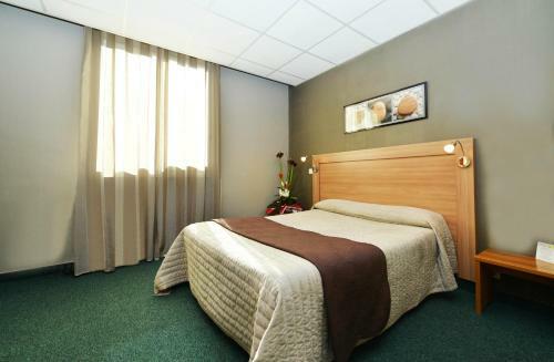 Hotel Du Midi - Logis International