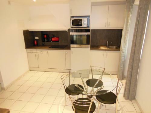 Apartamento Studio & 1 Bedroom Riouffe