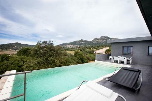 Villa By Signoria