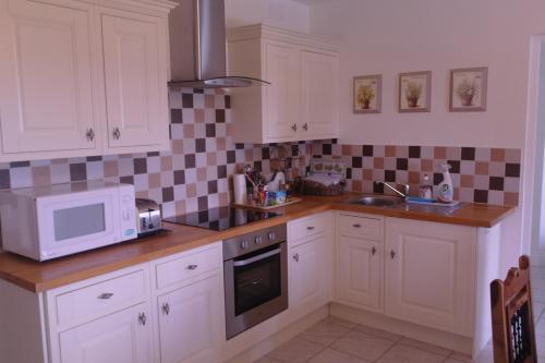 Hostal Ch�teau Du Doux- Holiday Apartments