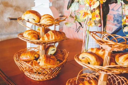Hostal Ch�teau Du Doux- Holiday Apartments