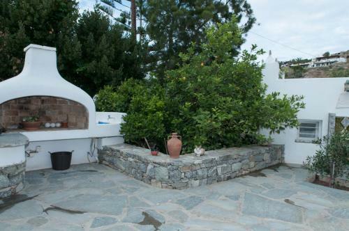 Hostal Andriani's Guest House