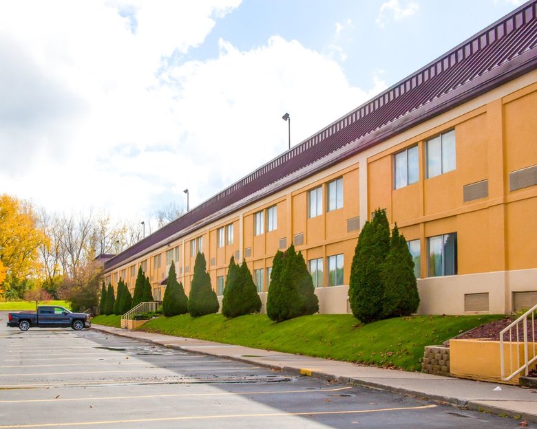 Hotel Clarion Inn & Suites Fairgrounds