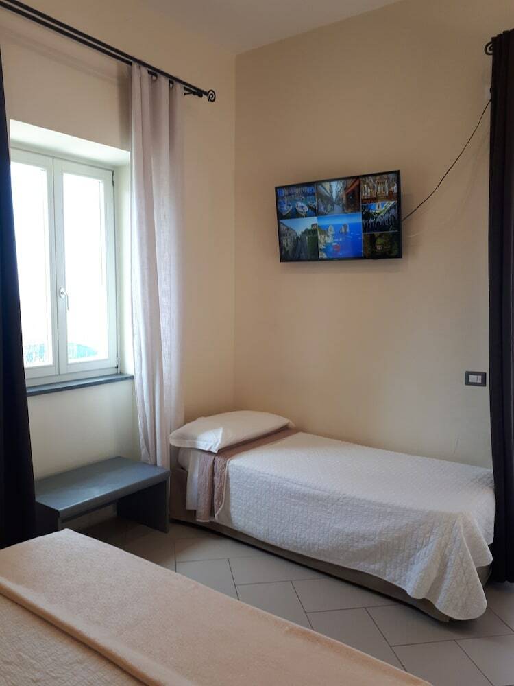 Hostal Seven Hostel